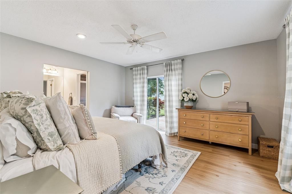 Active With Contract: $795,000 (3 beds, 2 baths, 1712 Square Feet)