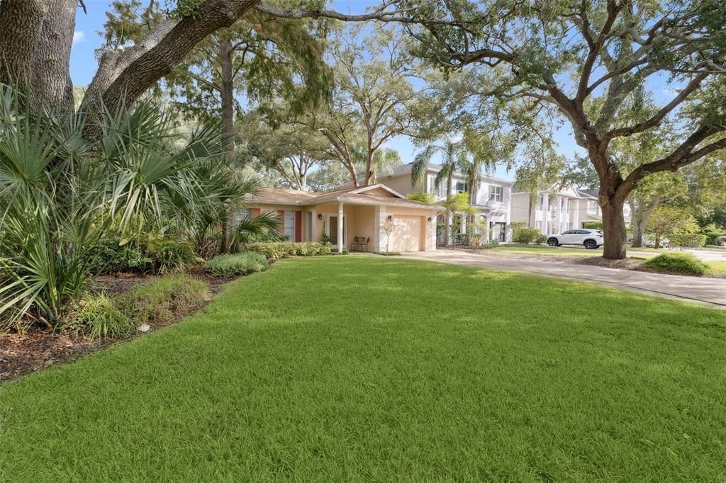 Active With Contract: $795,000 (3 beds, 2 baths, 1712 Square Feet)