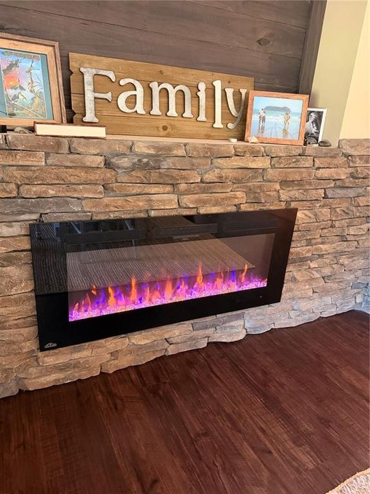 На продажу: $354,489 (4 спален, 2 ванн, 2260 Квадратных фут)