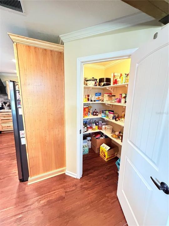 На продажу: $354,489 (4 спален, 2 ванн, 2260 Квадратных фут)