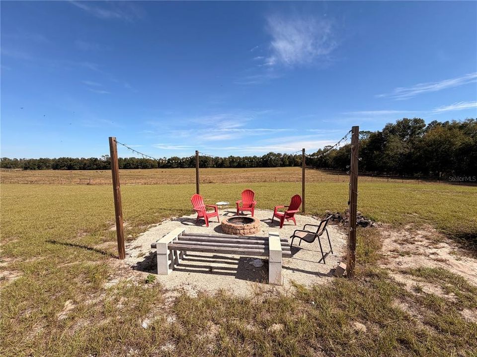 На продажу: $354,489 (4 спален, 2 ванн, 2260 Квадратных фут)