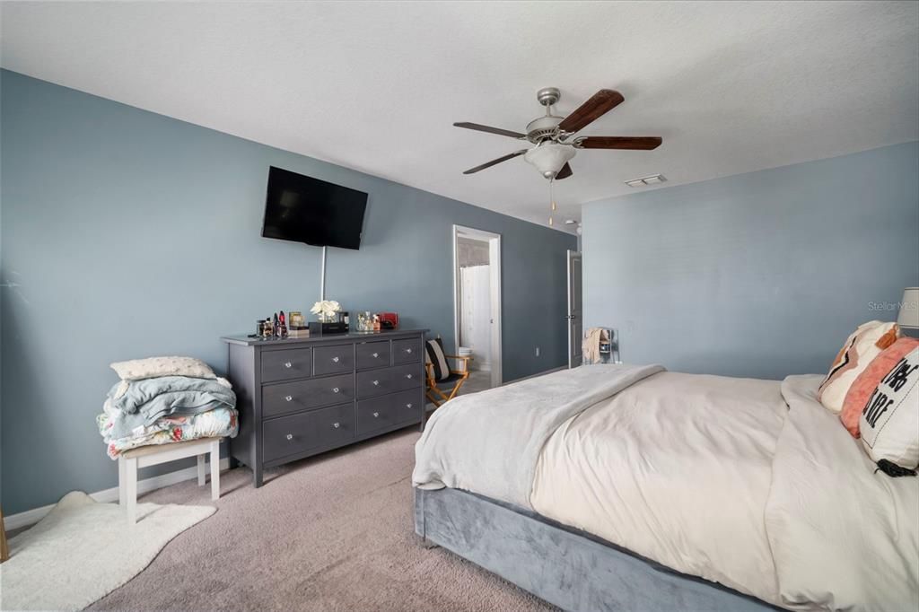 For Sale: $294,900 (3 beds, 2 baths, 1928 Square Feet)