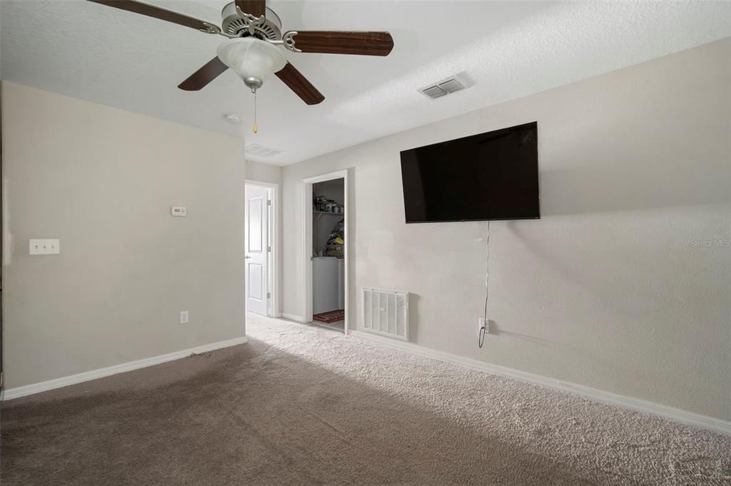 For Sale: $294,900 (3 beds, 2 baths, 1928 Square Feet)