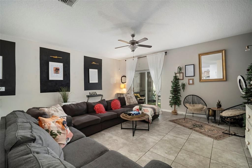 For Sale: $294,900 (3 beds, 2 baths, 1928 Square Feet)