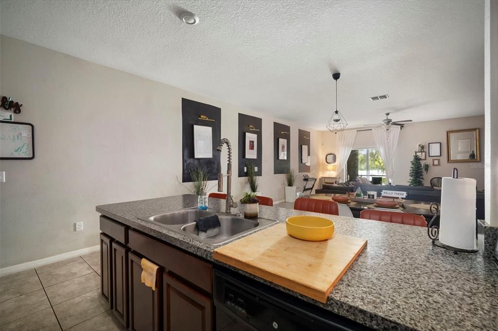 For Sale: $294,900 (3 beds, 2 baths, 1928 Square Feet)