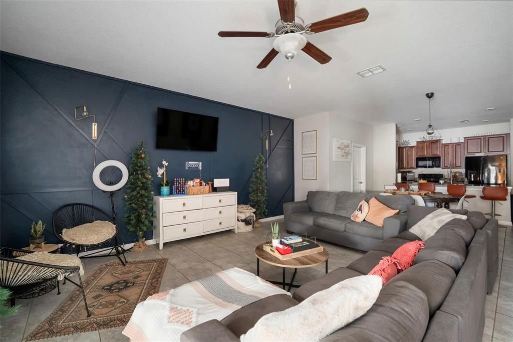 For Sale: $294,900 (3 beds, 2 baths, 1928 Square Feet)