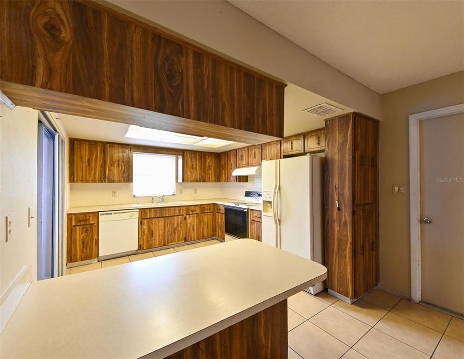 待售: $245,000 (3 贝兹, 2 浴室, 1365 平方英尺)