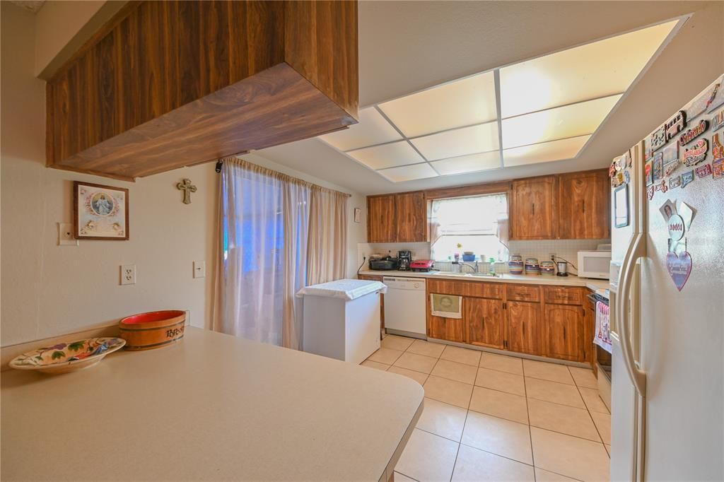 待售: $245,000 (3 贝兹, 2 浴室, 1365 平方英尺)