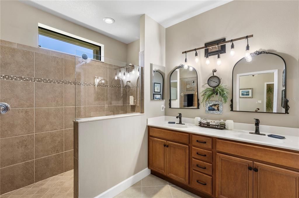 待售: $459,000 (2 贝兹, 2 浴室, 1730 平方英尺)