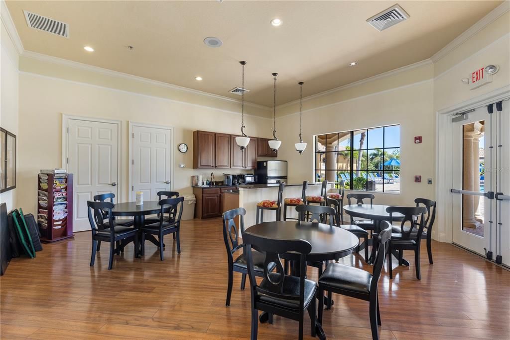 待售: $459,000 (2 贝兹, 2 浴室, 1730 平方英尺)