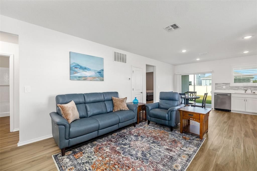 En Venta: $324,000 (3 camas, 2 baños, 1405 Pies cuadrados)