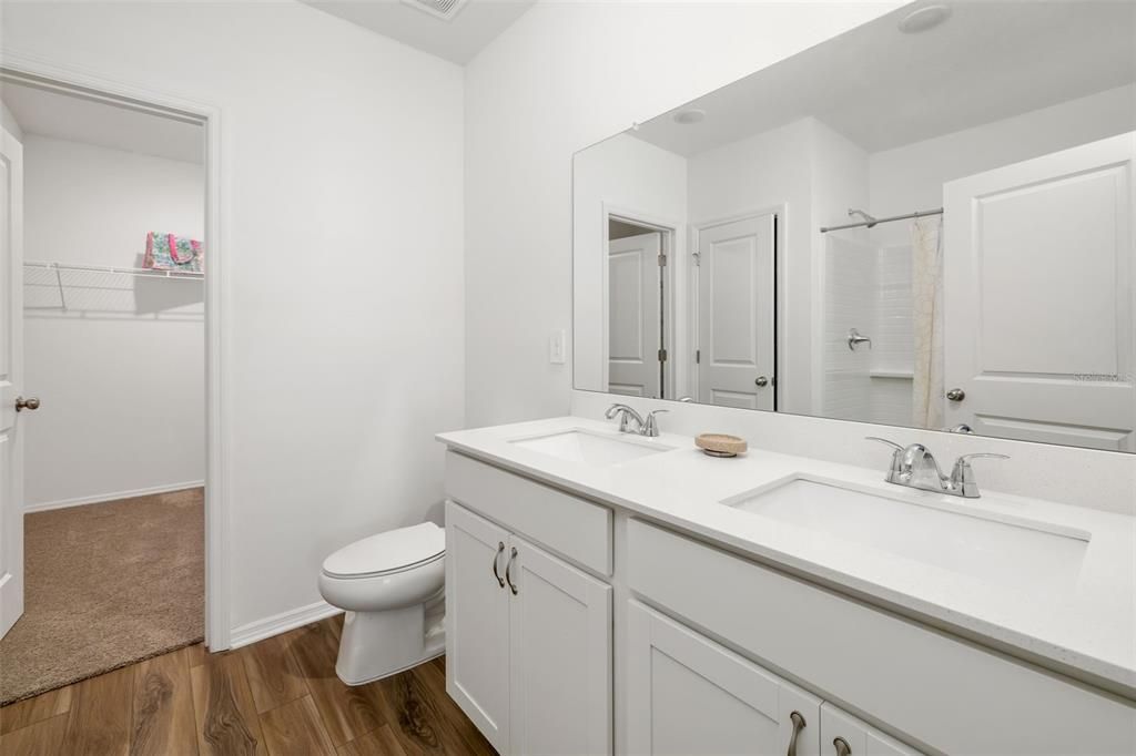 En Venta: $324,000 (3 camas, 2 baños, 1405 Pies cuadrados)