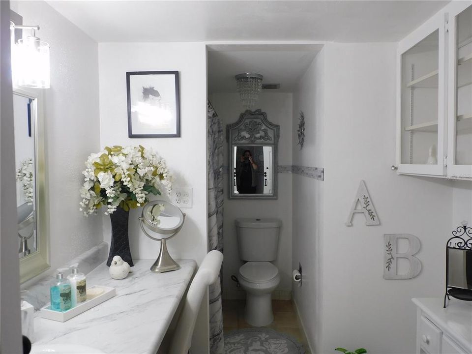 For Sale: $190,000 (2 beds, 2 baths, 975 Square Feet)