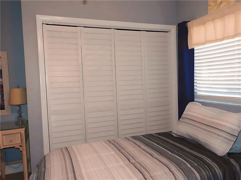 For Sale: $190,000 (2 beds, 2 baths, 975 Square Feet)