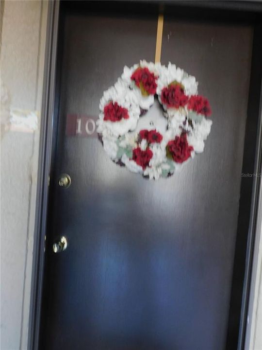 For Sale: $190,000 (2 beds, 2 baths, 975 Square Feet)