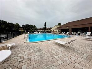 For Sale: $190,000 (2 beds, 2 baths, 975 Square Feet)