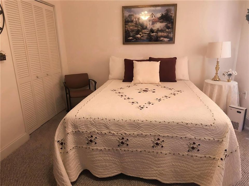 For Sale: $190,000 (2 beds, 2 baths, 975 Square Feet)