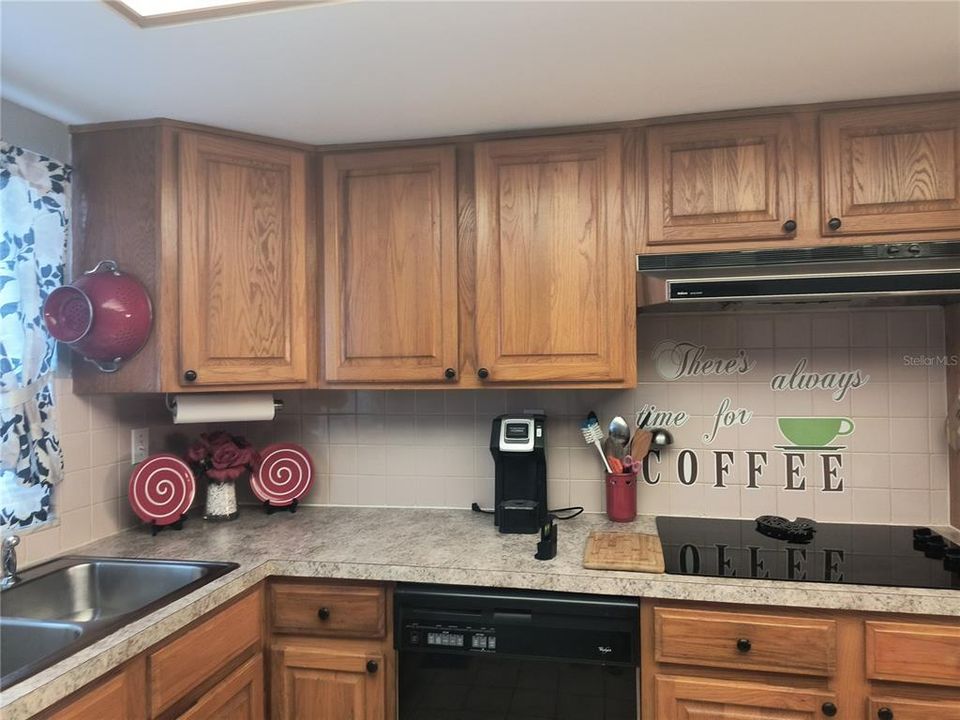 For Sale: $190,000 (2 beds, 2 baths, 975 Square Feet)