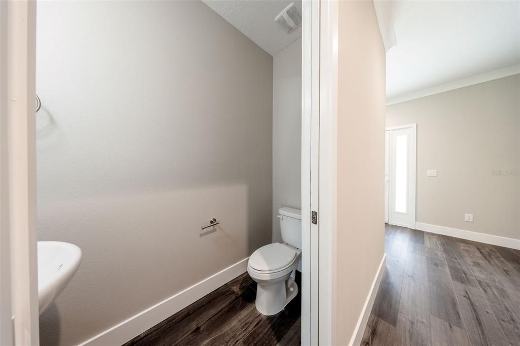 待售: $599,000 (4 贝兹, 2 浴室, 2700 平方英尺)