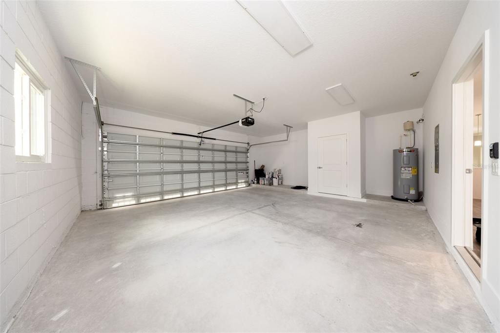 待售: $599,000 (4 贝兹, 2 浴室, 2700 平方英尺)