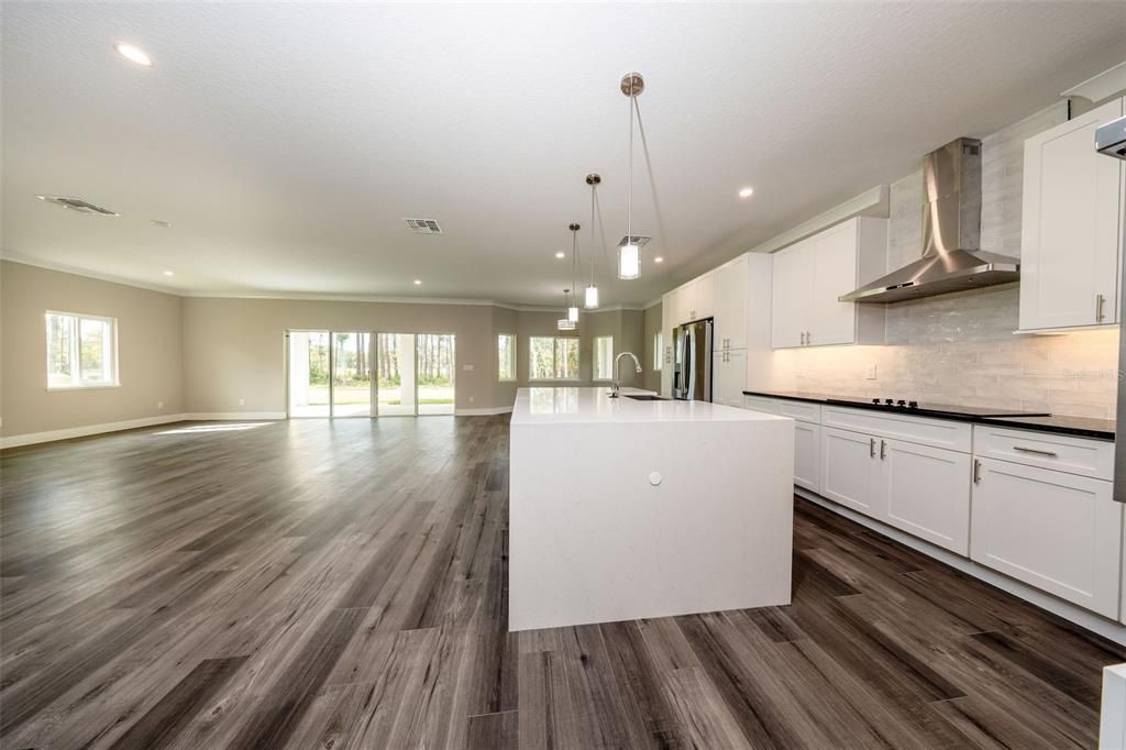 待售: $599,000 (4 贝兹, 2 浴室, 2700 平方英尺)