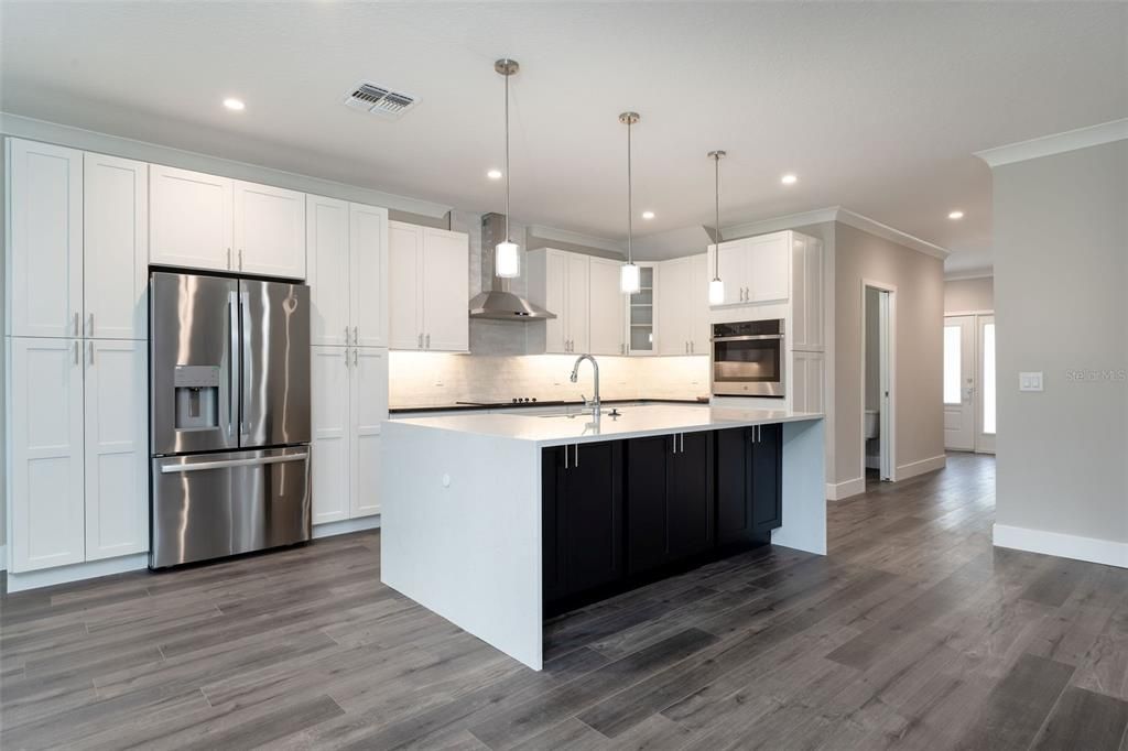 待售: $599,000 (4 贝兹, 2 浴室, 2700 平方英尺)