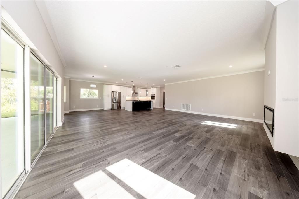 待售: $599,000 (4 贝兹, 2 浴室, 2700 平方英尺)