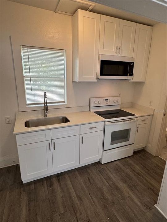 For Rent: $1,350 (1 beds, 1 baths, 585 Square Feet)