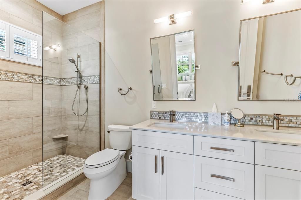 En Venta: $9,900,000 (4 camas, 5 baños, 4540 Pies cuadrados)