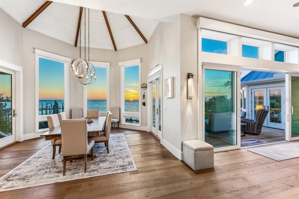 En Venta: $9,900,000 (4 camas, 5 baños, 4540 Pies cuadrados)