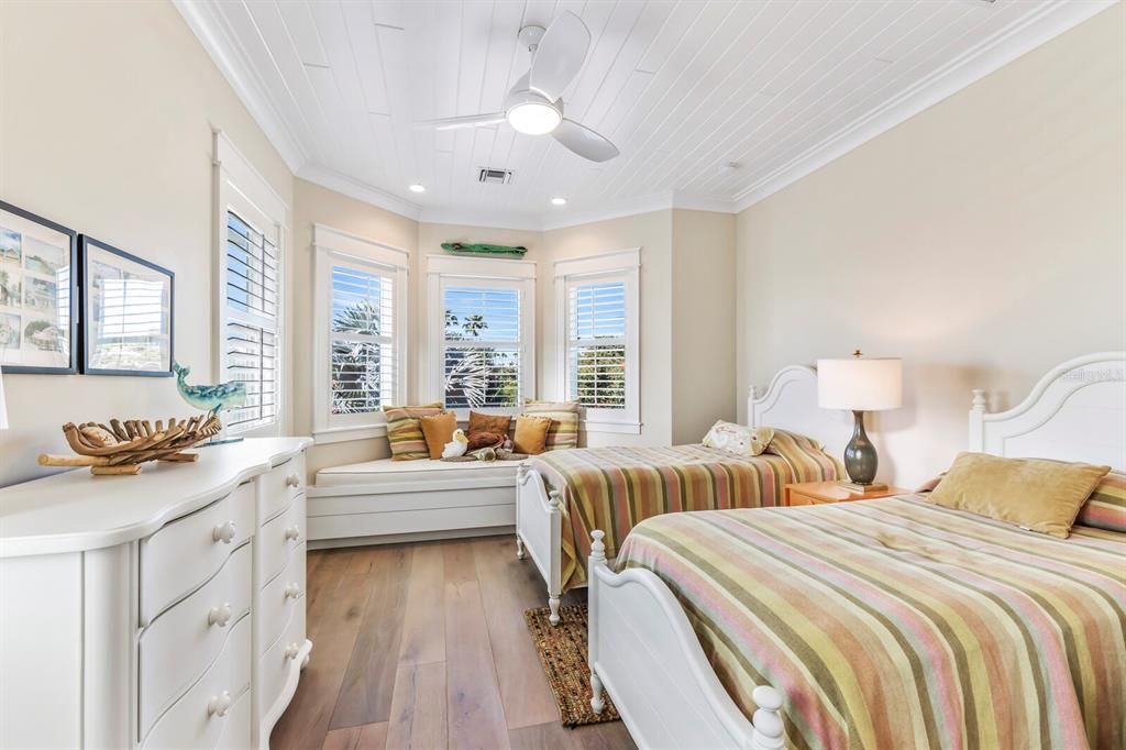 En Venta: $9,900,000 (4 camas, 5 baños, 4540 Pies cuadrados)