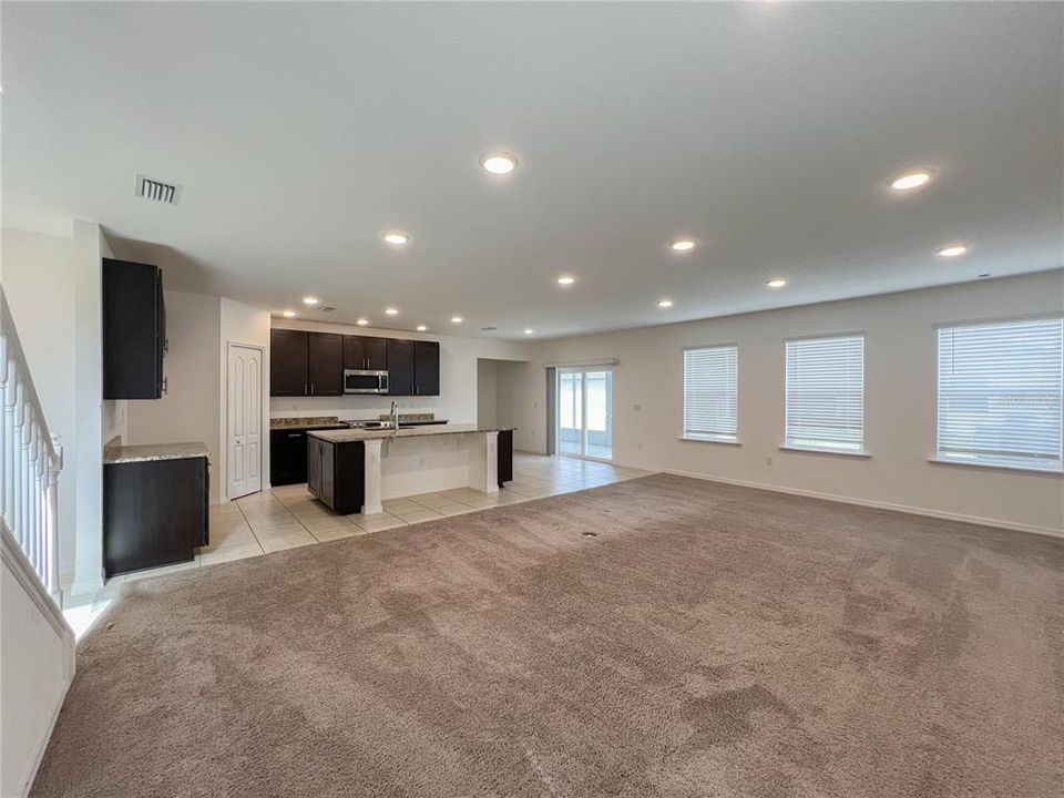 待售: $385,000 (5 贝兹, 3 浴室, 3138 平方英尺)