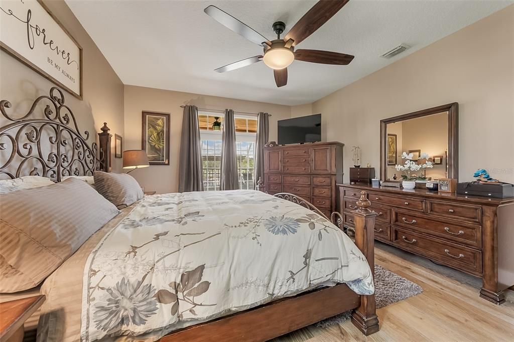 For Sale: $1,049,900 (3 beds, 4 baths, 2258 Square Feet)