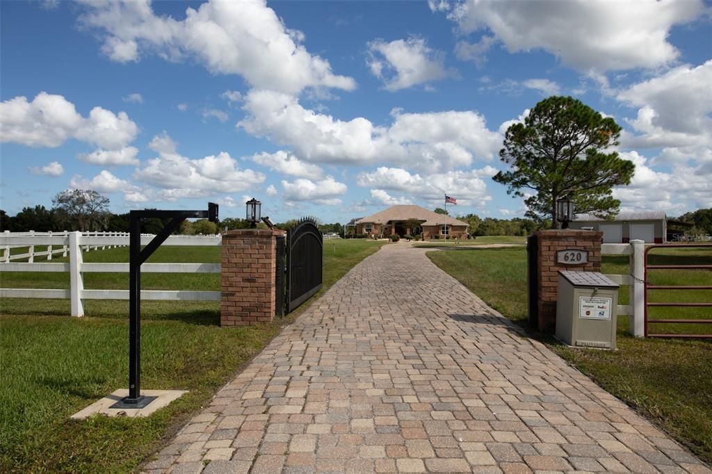 For Sale: $1,049,900 (3 beds, 4 baths, 2258 Square Feet)