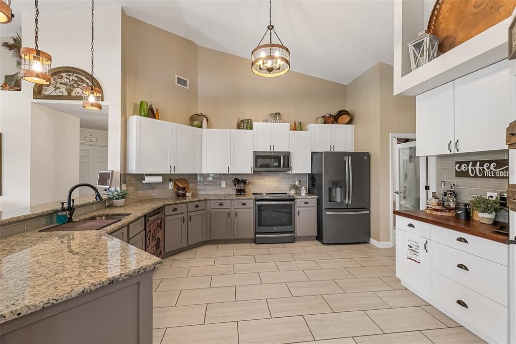 For Sale: $1,049,900 (3 beds, 4 baths, 2258 Square Feet)