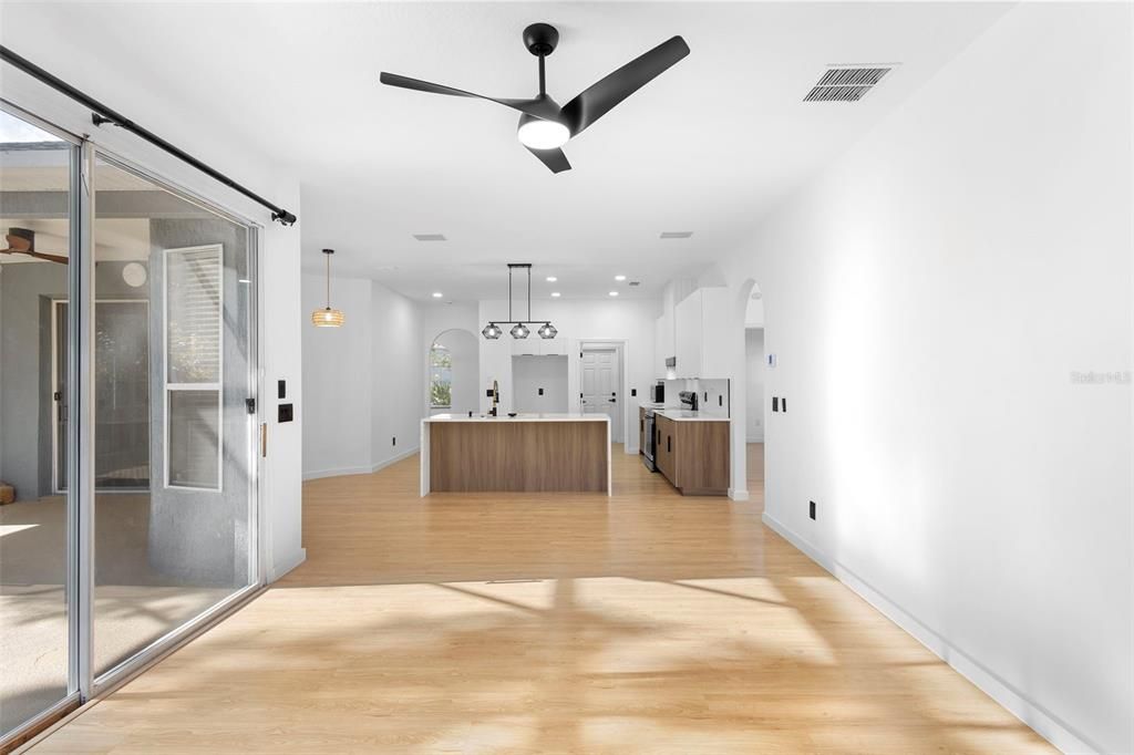 Active With Contract: $532,000 (3 beds, 2 baths, 1900 Square Feet)