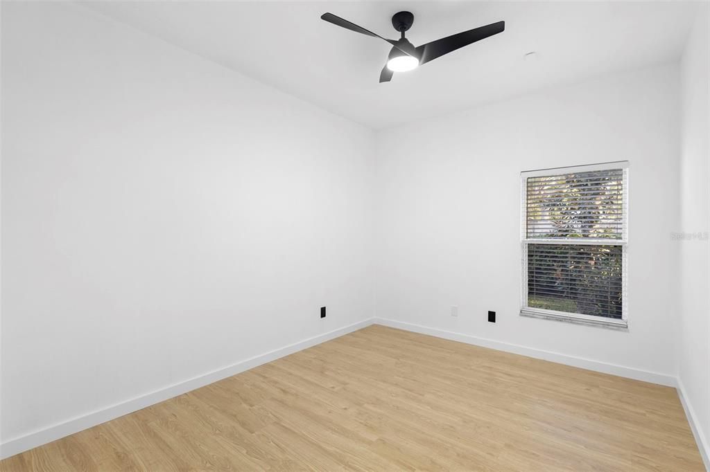 Active With Contract: $532,000 (3 beds, 2 baths, 1900 Square Feet)