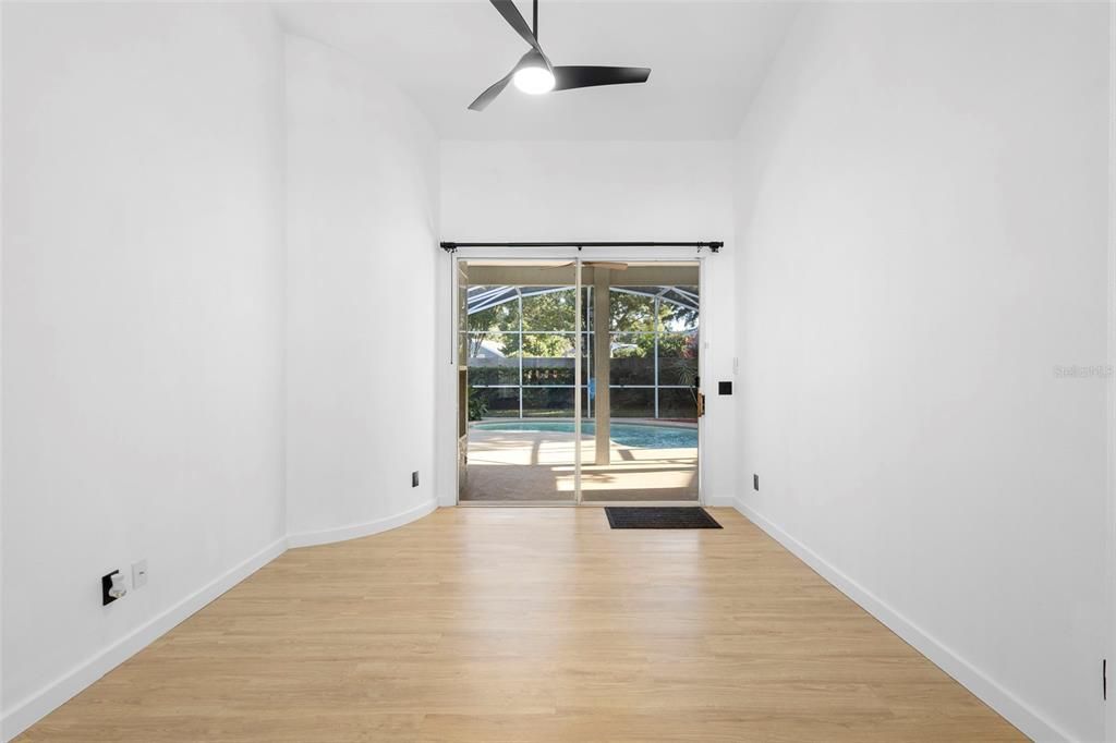 Active With Contract: $532,000 (3 beds, 2 baths, 1900 Square Feet)