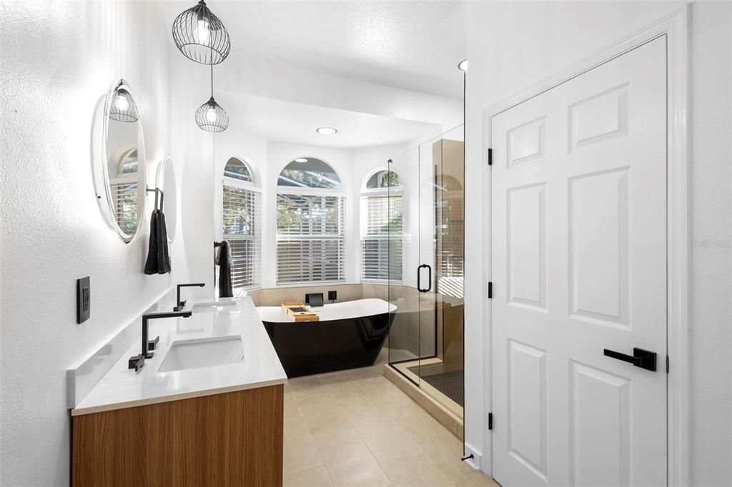 Active With Contract: $532,000 (3 beds, 2 baths, 1900 Square Feet)