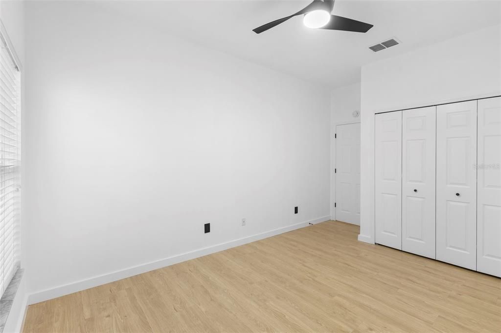 Active With Contract: $532,000 (3 beds, 2 baths, 1900 Square Feet)