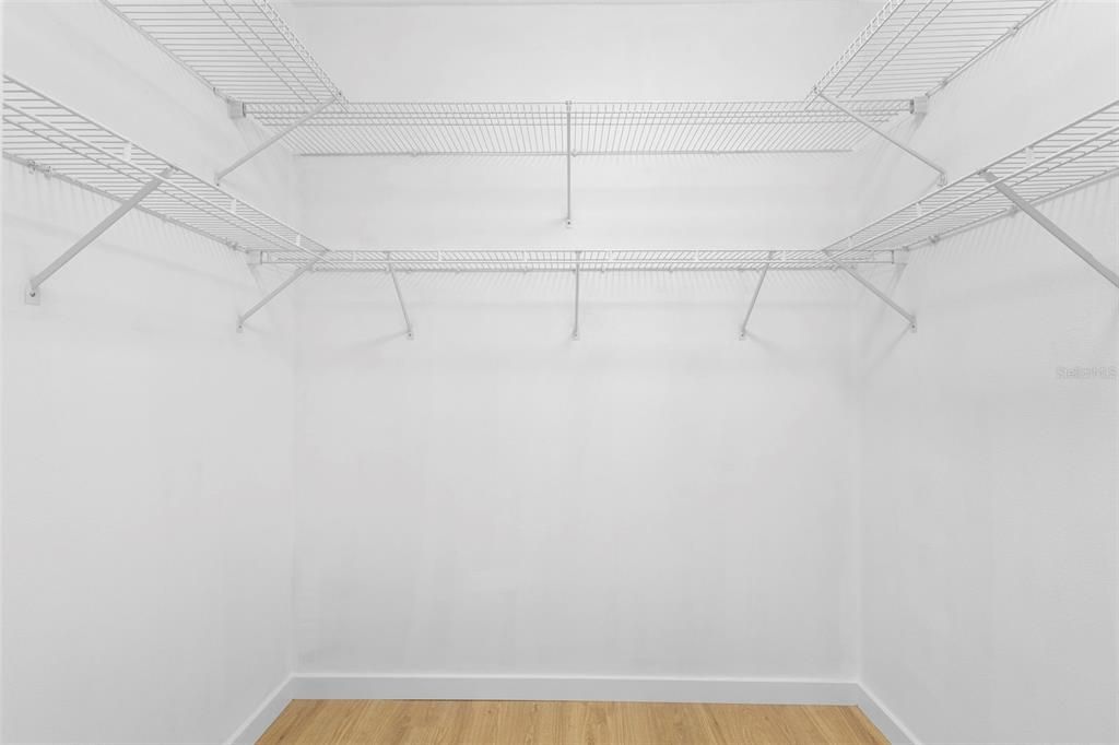 Active With Contract: $532,000 (3 beds, 2 baths, 1900 Square Feet)