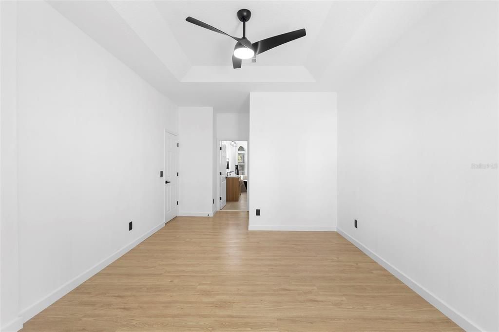 Active With Contract: $532,000 (3 beds, 2 baths, 1900 Square Feet)