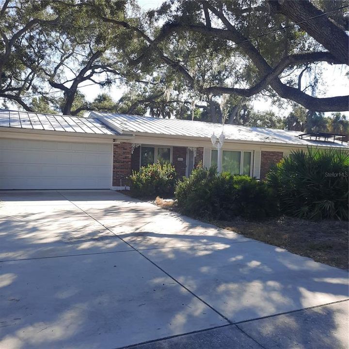 For Sale: $890,000 (3 beds, 2 baths, 1852 Square Feet)