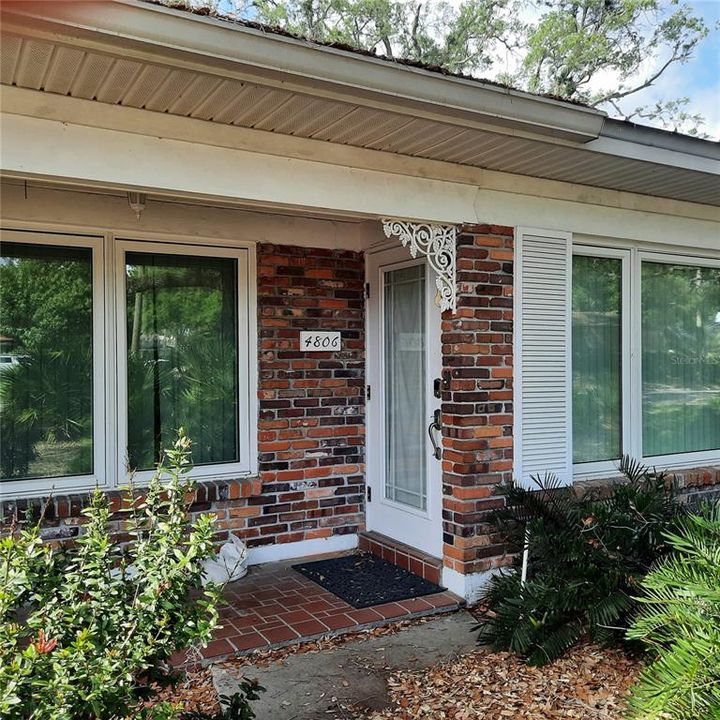 For Sale: $890,000 (3 beds, 2 baths, 1852 Square Feet)