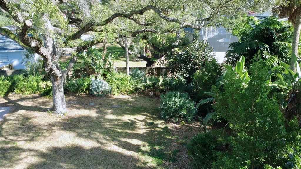 For Sale: $890,000 (3 beds, 2 baths, 1852 Square Feet)