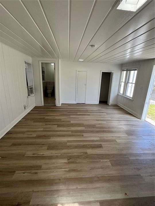 For Rent: $1,100 (0 beds, 1 baths, 500 Square Feet)