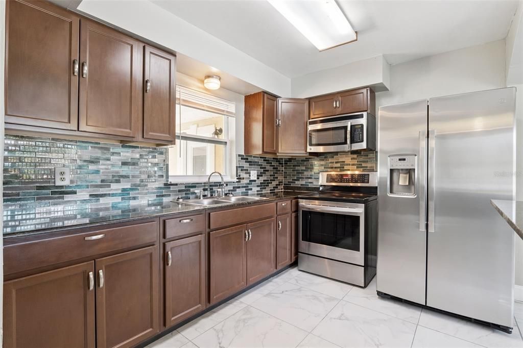 For Sale: $319,900 (3 beds, 1 baths, 1552 Square Feet)