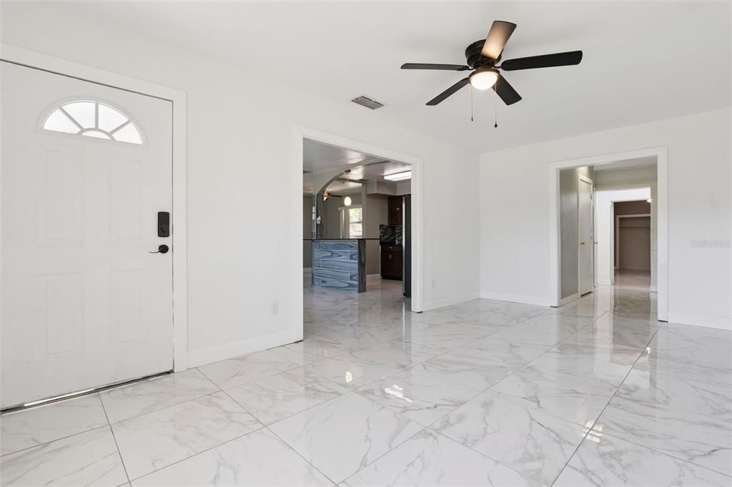 For Sale: $319,900 (3 beds, 1 baths, 1552 Square Feet)