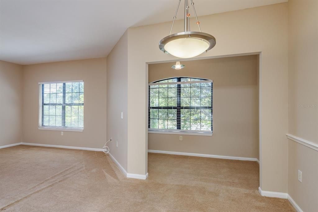 Activo con contrato: $2,200 (3 camas, 2 baños, 1510 Pies cuadrados)