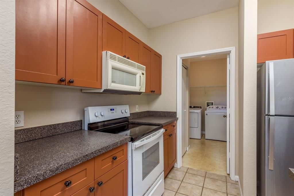 Activo con contrato: $2,200 (3 camas, 2 baños, 1510 Pies cuadrados)